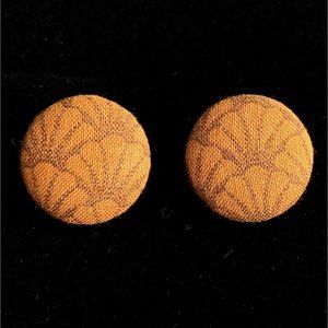 Retro Fabric Shell Design Orange Brown Post Stud Lightweight Round Earrings 7/8”